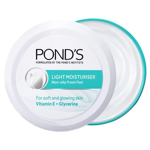 Pond's Light Moisturiser with Vitamin-E and Glycerin, 300 ml