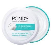 Pond's Light Moisturiser with Vitamin-E and Glycerin, 300 ml